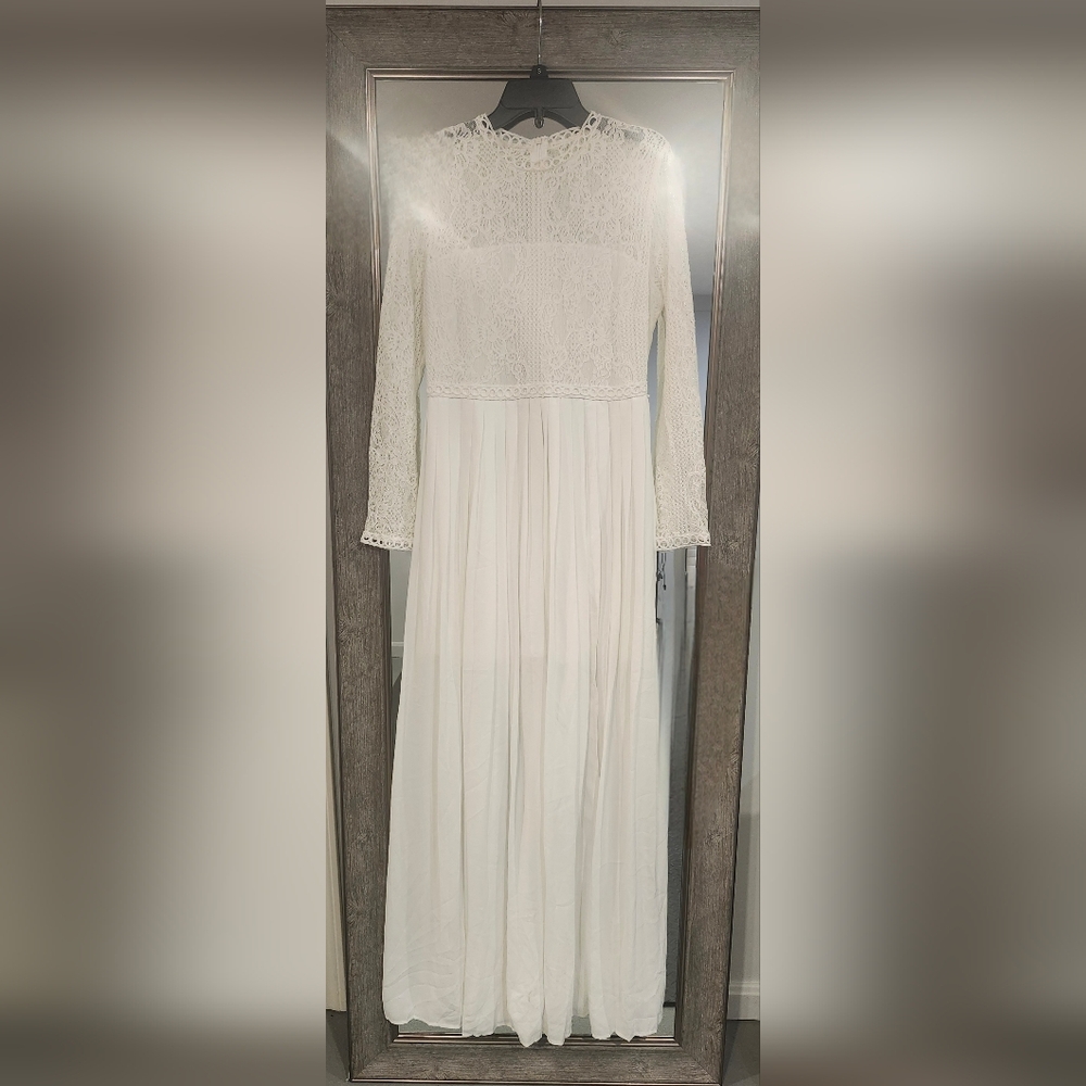Elegant White Lace Maxi Dress